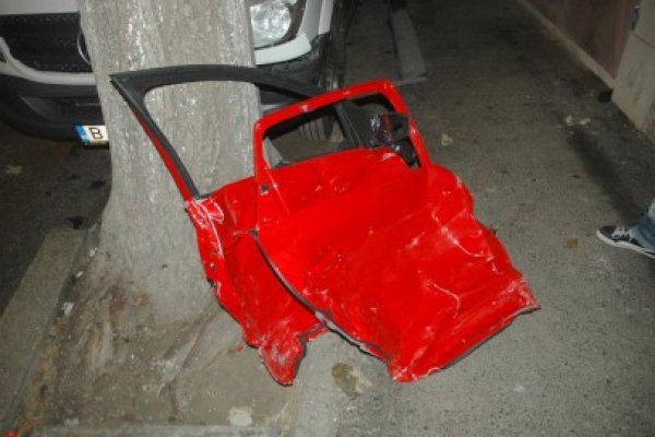 Medicul Gavrizi a făcut prăpăd pe strada Răscoalei: e în stare gravă, după ce a distrus 5 maşini